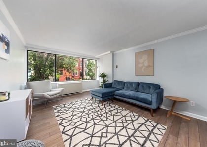 305 C Street Ne - Photo 1
