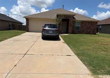 137 Rafe Ct - Photo 1