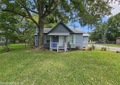 2009 Almeda Street - Photo 1