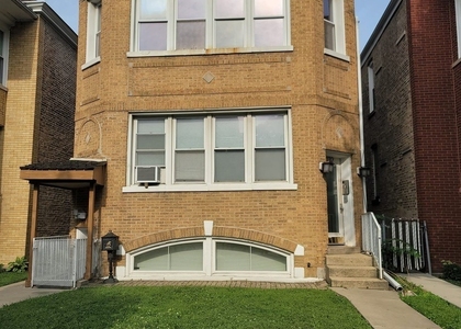 132 S Austin Boulevard - Photo 1