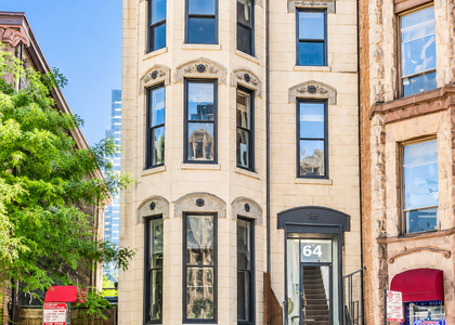 642 N Dearborn Street - Photo 1