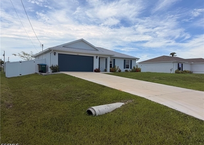 3214 Ne 14th Place - Photo 1
