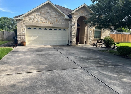 418 Fall Creek Drive - Photo 1