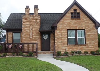 3121 Southmore Boulevard - Photo 1