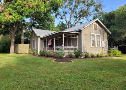 105 E Germania Street - Photo 1