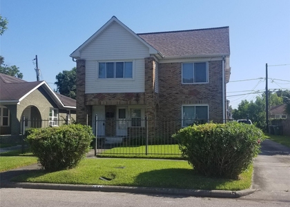 2823 Cleburne Street - Photo 1
