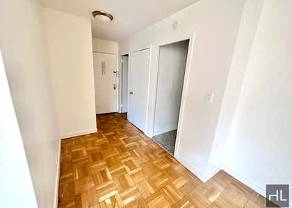 Fourth Avenue - Photo 1