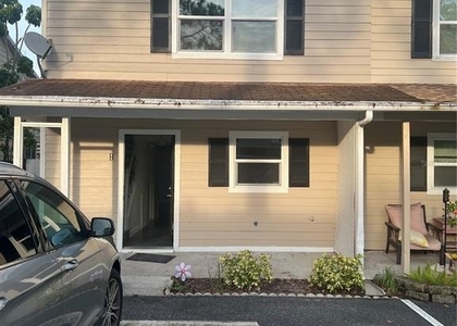 152 Douglas Road W - Photo 1
