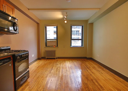 Waverly Place and Mercer Stree - Photo 1