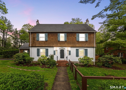 400 Quaker Lane - Photo 1
