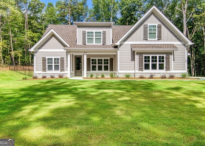 347 Crestwood Rd - Photo 1