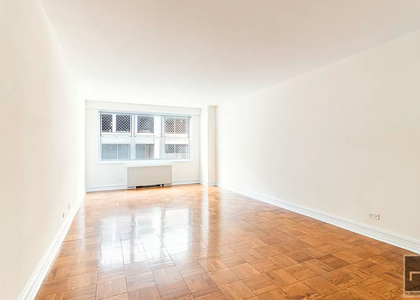8th Avenue - Photo 1