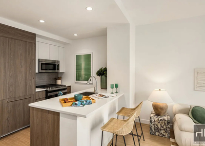 10th Avenue - Photo 1