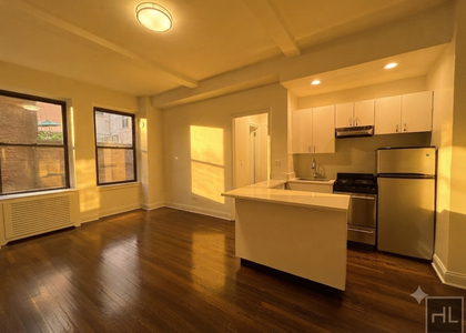 East 46 Street - Photo 1