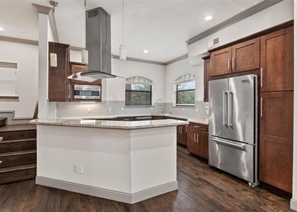3142 Ross Avenue - Photo 1