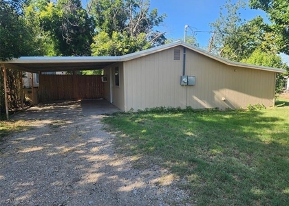 202 W Martin - Photo 1