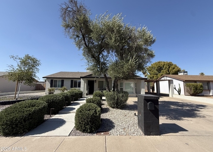 2116 E Marconi Avenue - Photo 1