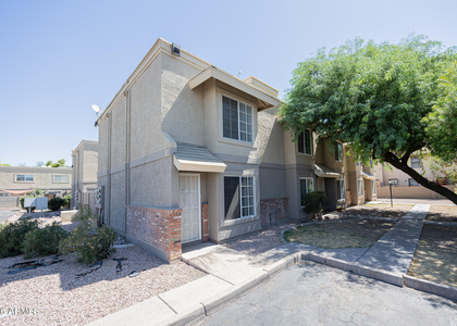 1055 W 5th Street - Photo 1