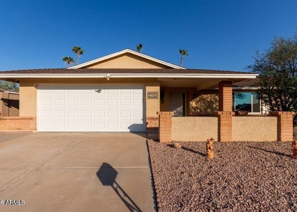 2705 W Summit Place - Photo 1