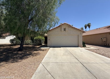 505 W Sereno Drive - Photo 1