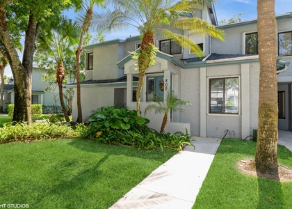 805 Harbour Pointe Way - Photo 1