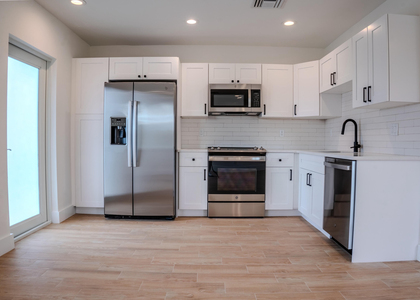 238 Se 1st Avenue - Photo 1