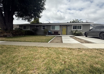 2447 Clarke - Photo 1