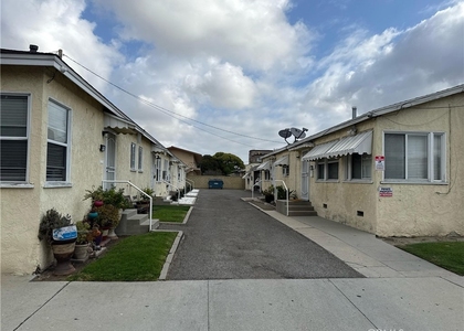 9723 Belmont - Photo 1