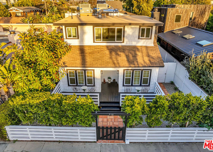 712 Crestmoore Place - Photo 1
