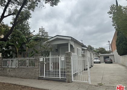 1116 N Ardmore Avenue - Photo 1