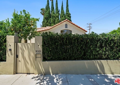 9001 Rosewood Avenue - Photo 1