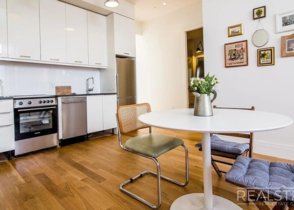17 Monitor Street - Photo 1
