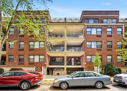 7119 162nd Street - Photo 1