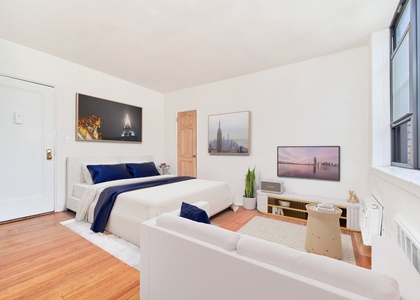400 W 45th Street - Photo 1