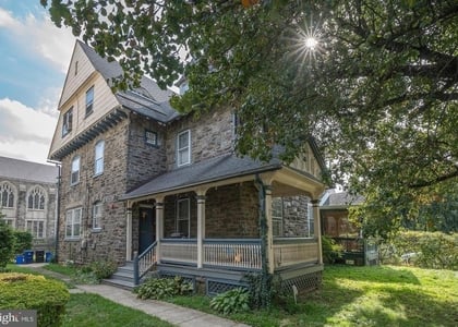 304 W School House Lane - Photo 1