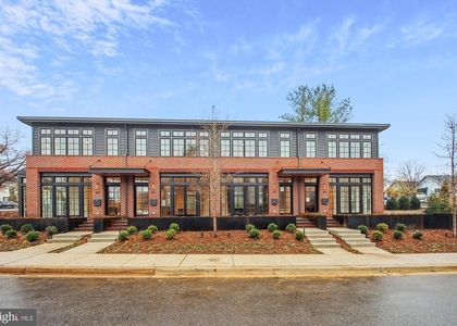 699 Giddings Avenue - Photo 1