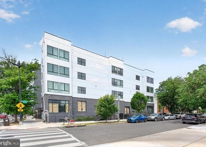 1102 Staples Street Ne - Photo 1