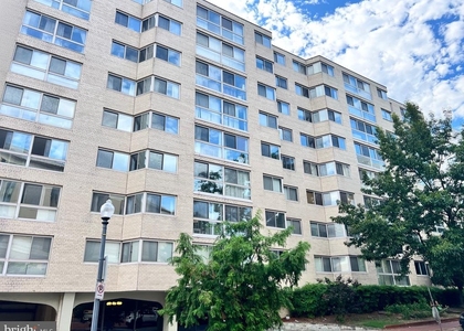 922 24th Street Nw - Photo 1