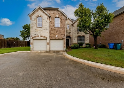 11608 Spicewood Pkwy - Photo 1