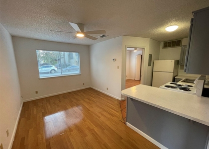 2514 Pearl St - Photo 1