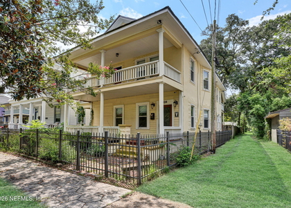 424 E 6th Street - Photo 1