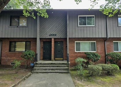 1600 Briarcliff Road Ne - Photo 1