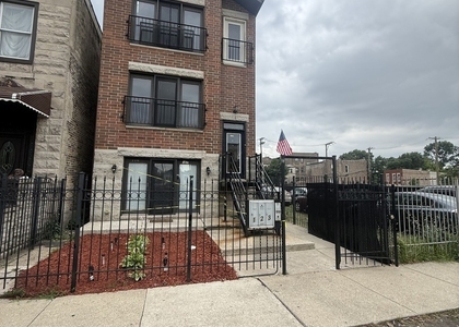 1114 S Albany Avenue - Photo 1