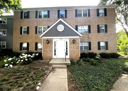 120 E Winchester Road - Photo 1