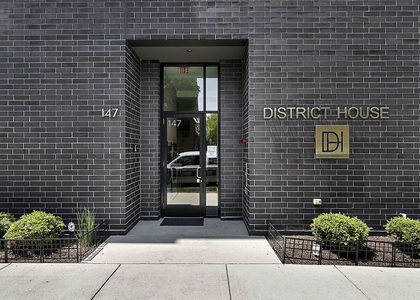 147 N Euclid Avenue - Photo 1