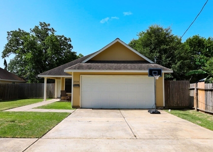 2514 Lee Street - Photo 1