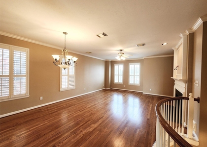 2637 W Dallas Street - Photo 1