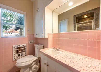 1932 W Bell Street - Photo 1