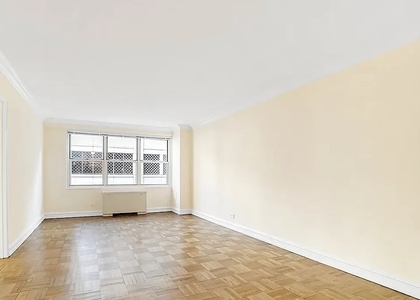 8th Avenue - Photo 1