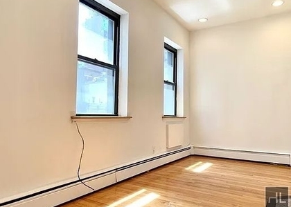 East 53 Street - Photo 1